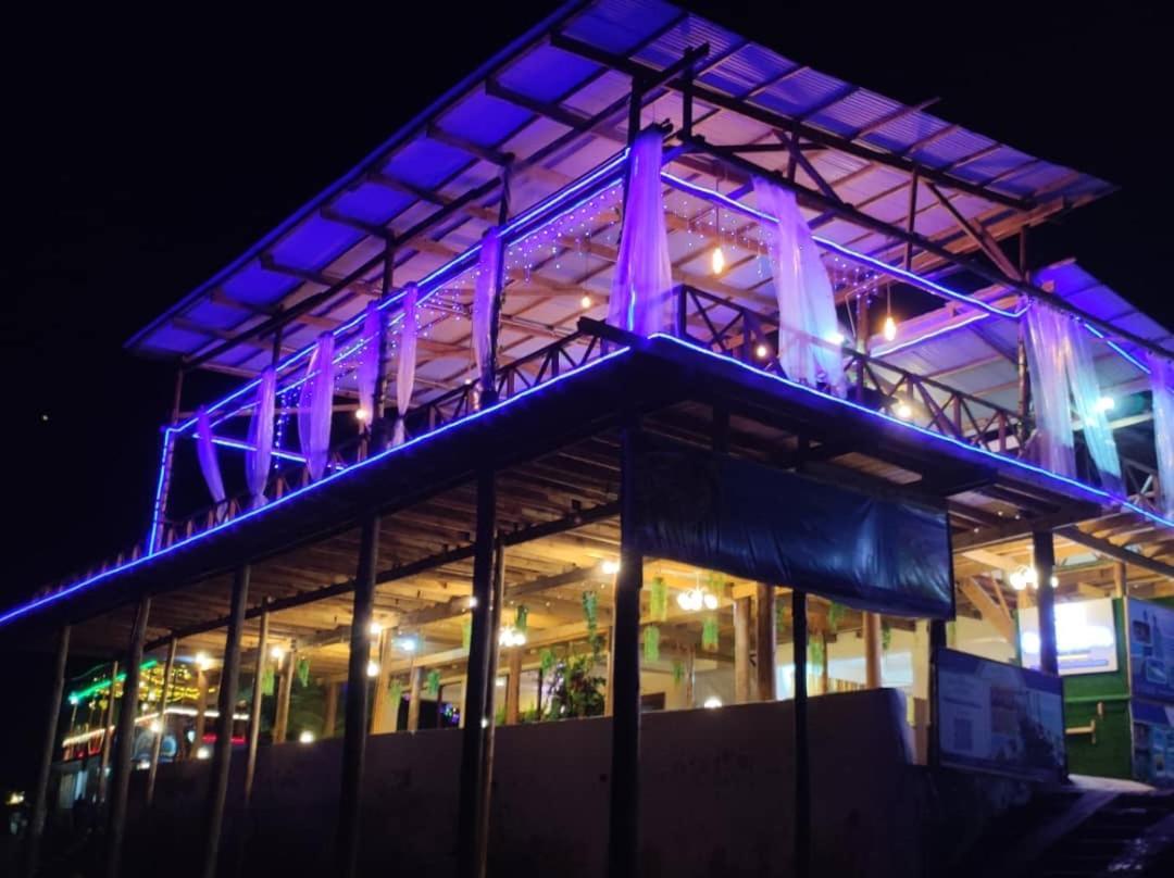 Blue Tides Hotell *
