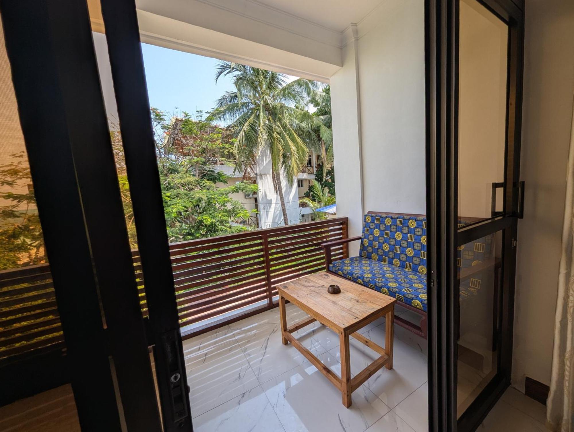 Hotell Blue Tides *